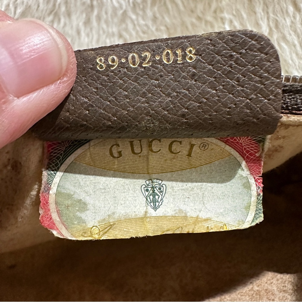 Authentic Vintage Gucci - Picture 5 of 16